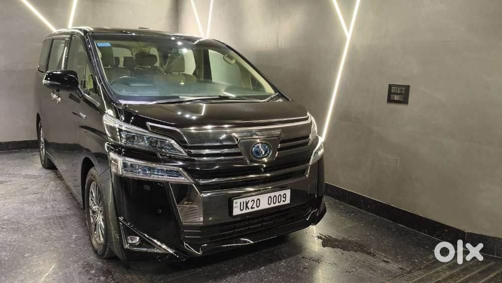 Toyota Vellfire 2.5 Executive Lounge, 2022, Petrol