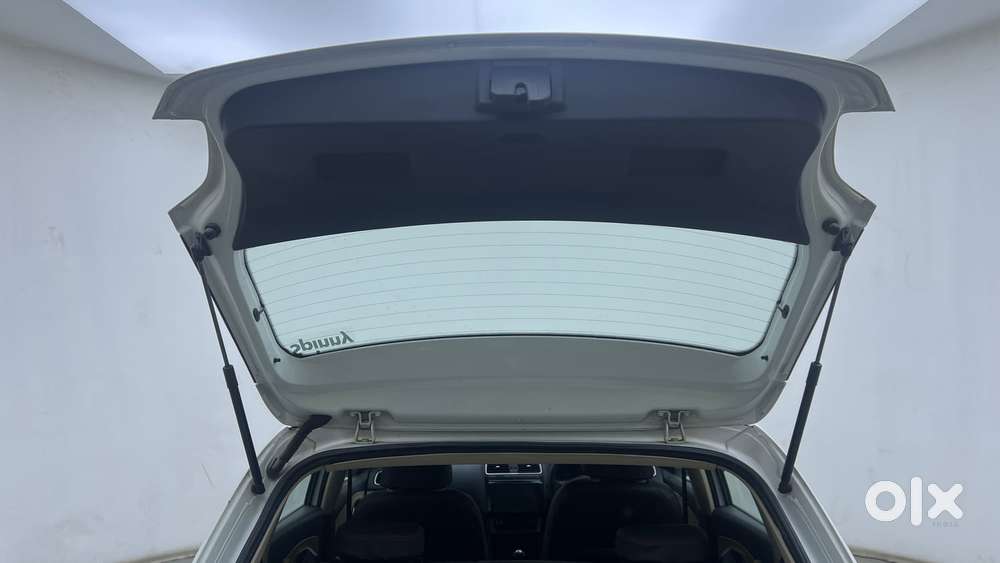 Volkswagen Polo Petrol Highline 1.2l, 2017, Petrol