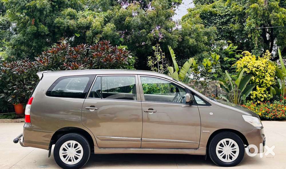 Toyota Innova 2.5 G (diesel) 7 Seater Bs Iv, 2015, Diesel