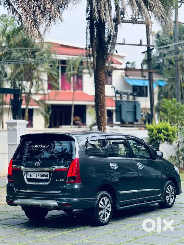 Toyota Innova V Orginal Kerala 2015 Model 95000 Km Only