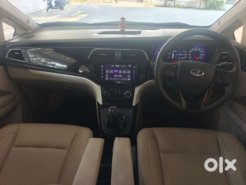 Mahindra Marazzo M8, 2018, Diesel
