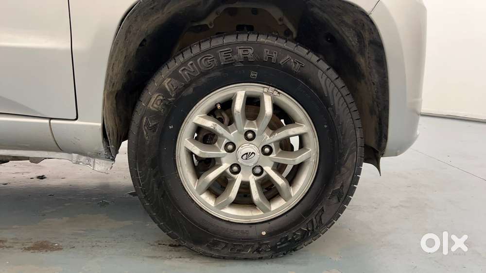 Mahindra Tuv 300 T8, 2015, Diesel