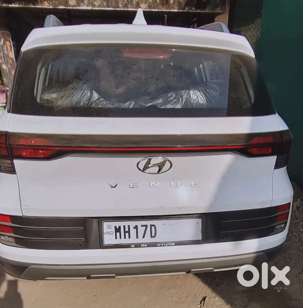 Hyundai Venue 2025  Well Maintained  1st Owner