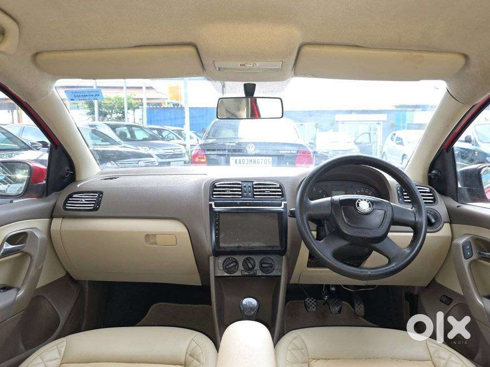 Skoda Rapid 1.6 Mpi Ambition, 2011, Petrol