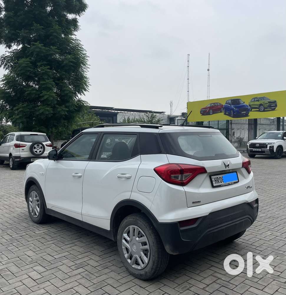 Mahindra Xuv300 1.2 W6 Amt Petrol, 2023, Petrol