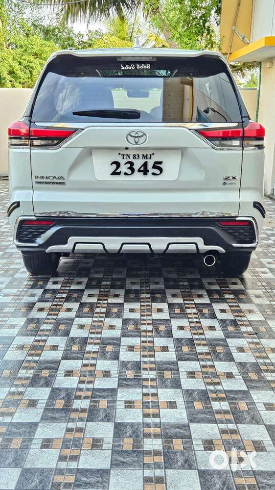 Toyota Innova Hycross 2.0 Zx Hybrid 7 Str, 2025, Petrol