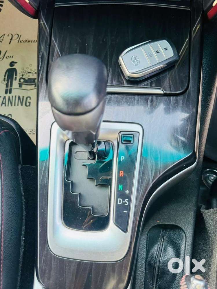 Toyota Fortuner Legender 4/4 At Full Mint Condition Complete Showroom