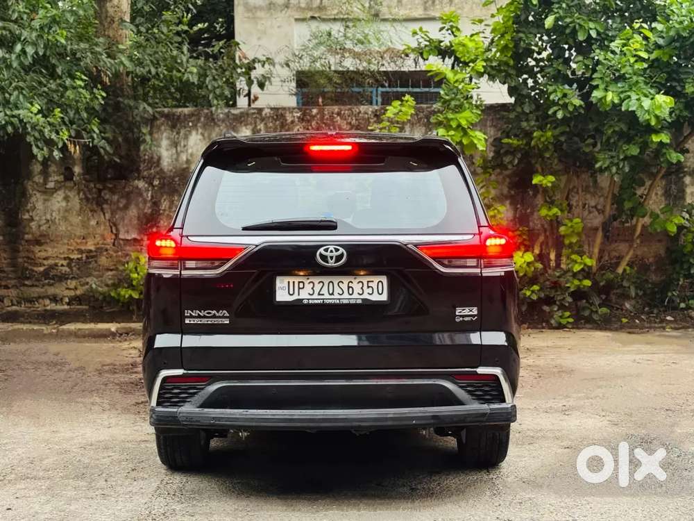 Toyota Innova Hycross 2.0 Zx (o) Hybrid 7 Str, 2025, Petrol