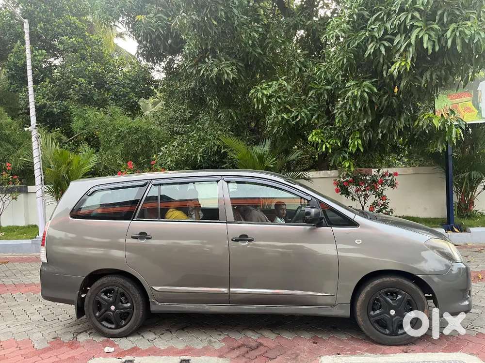 Toyota Innova 2010 Diesel Well Maintained