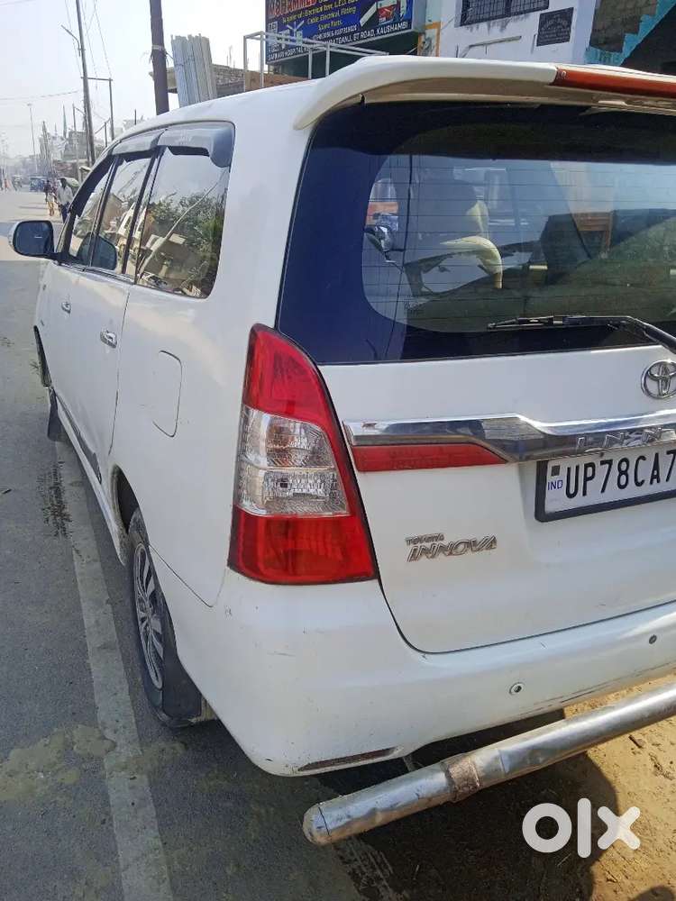 Toyota Innova 2014 Diesel 300000 Km Driven