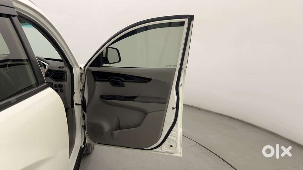 Mahindra Kuv100 Nxt 1.2 K8 Petrol 6 Str, 2017, Petrol