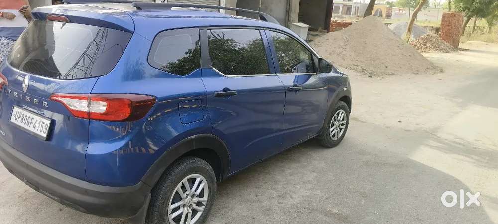 Renault Triber Electric Blue 2022