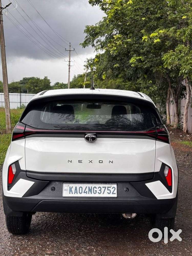 Tata Nexon Smart Plus S 1.2 Revotron Petrol 5 Mt, 2025, Petrol