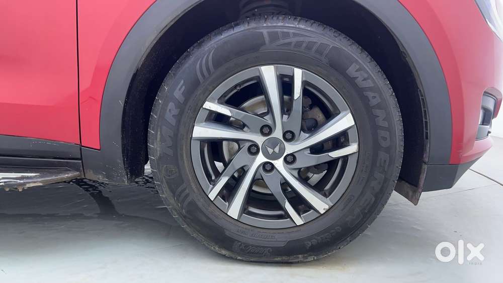 Mahindra Xuv700 2.0 Ax 5 Petrol At Str, 2022, Petrol