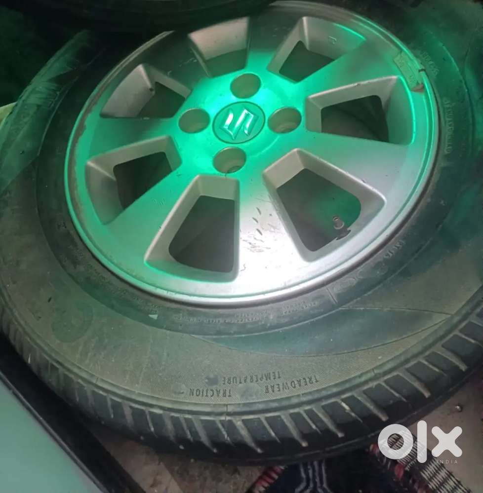 Alloy Wheels Of Maruti Suzuki Swift 2016 Car