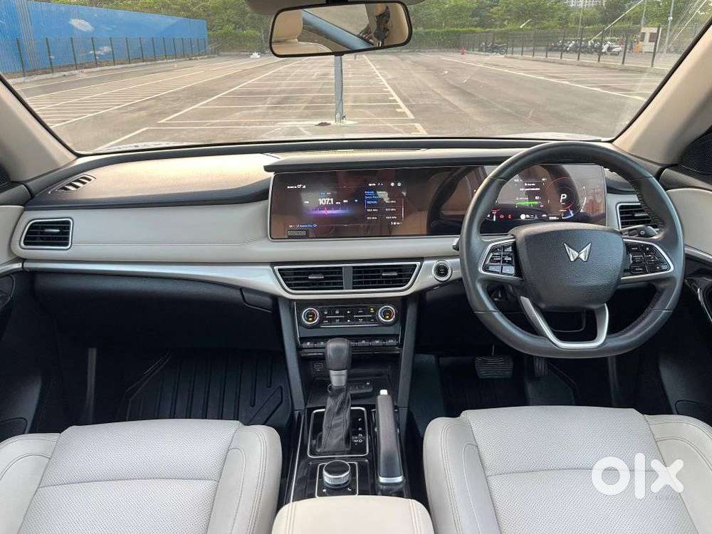 Mahindra Xuv700 2.2 Ax 7 Diesel At Str, 2024, Diesel