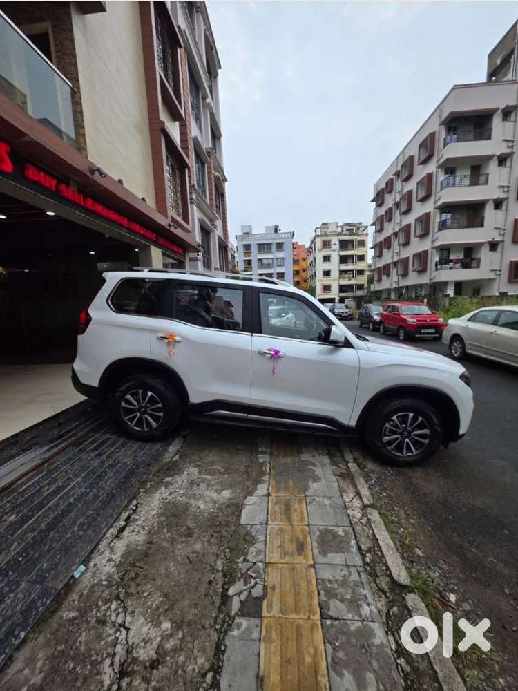 Mahindra Scorpio N Z8 Petrol At 7 Str, 2026, Petrol