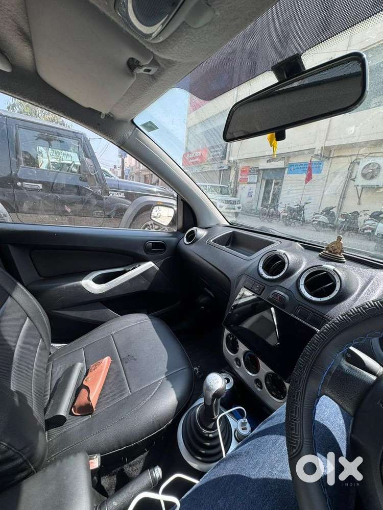 Ford Figo 2010 Petrol 90000 Km Driven