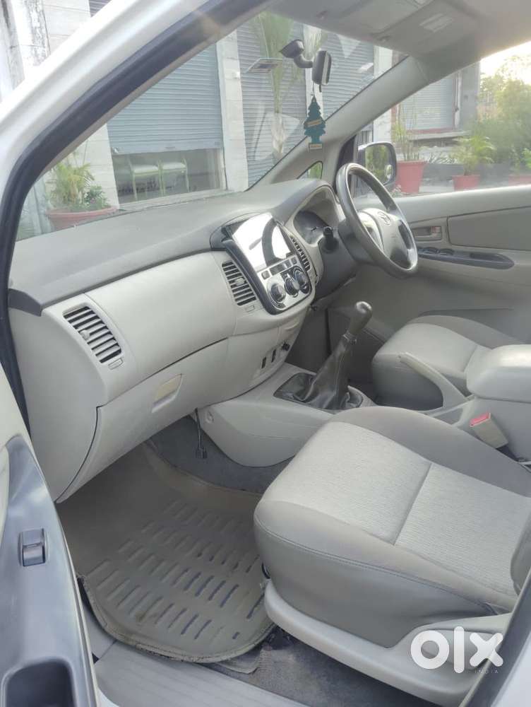 Toyota Innova 2.5 Gx 8 Str Bsiv, 2012, Diesel