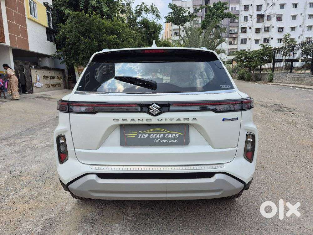 Maruti Suzuki Grand Vitara 1.5 Alpha Smart Hybrid, 2025, Petrol