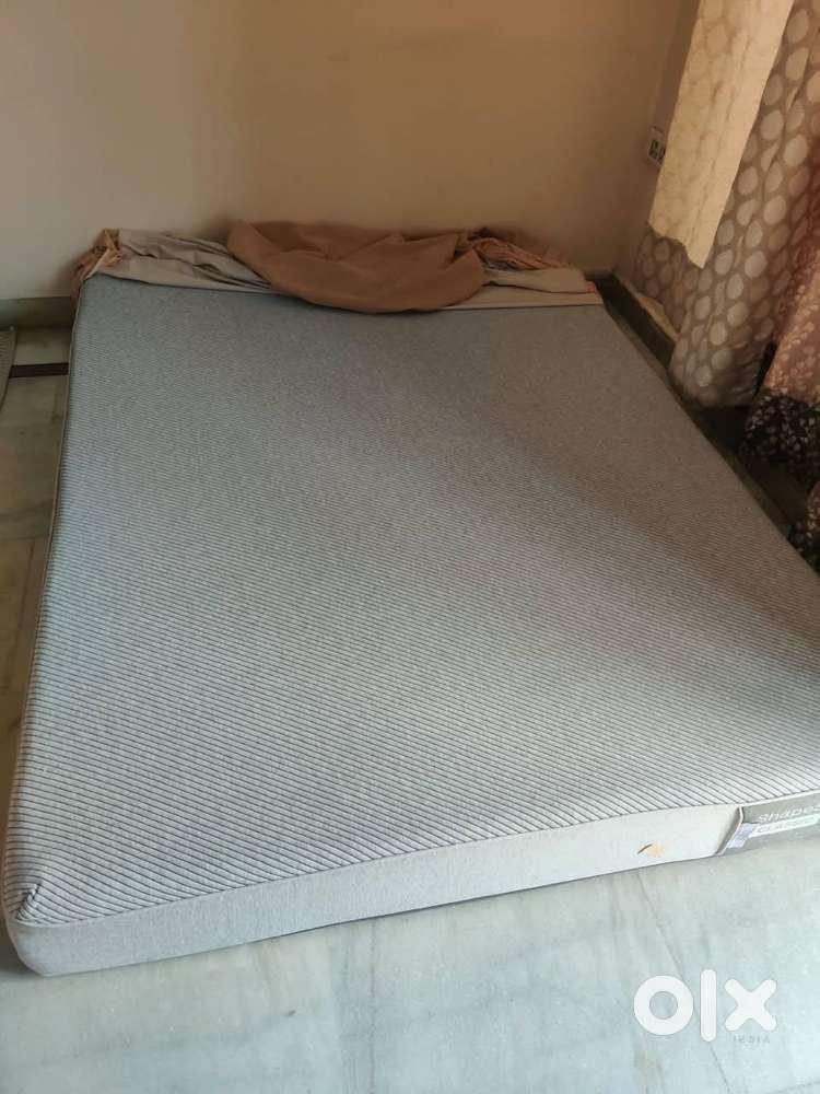 Mattress, Queen Size 78x60x8, Barely Used, 10 Year Warranty