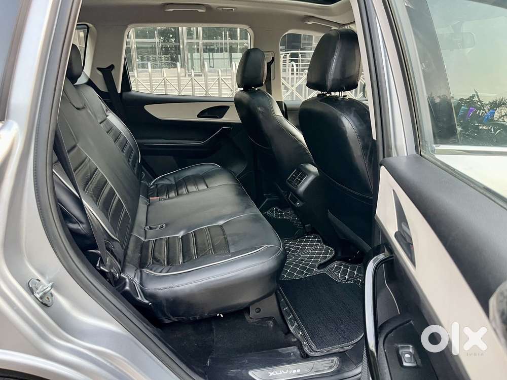 Mahindra Xuv700 2.0 Ax 5 Petrol Mt Str, 2023, Petrol