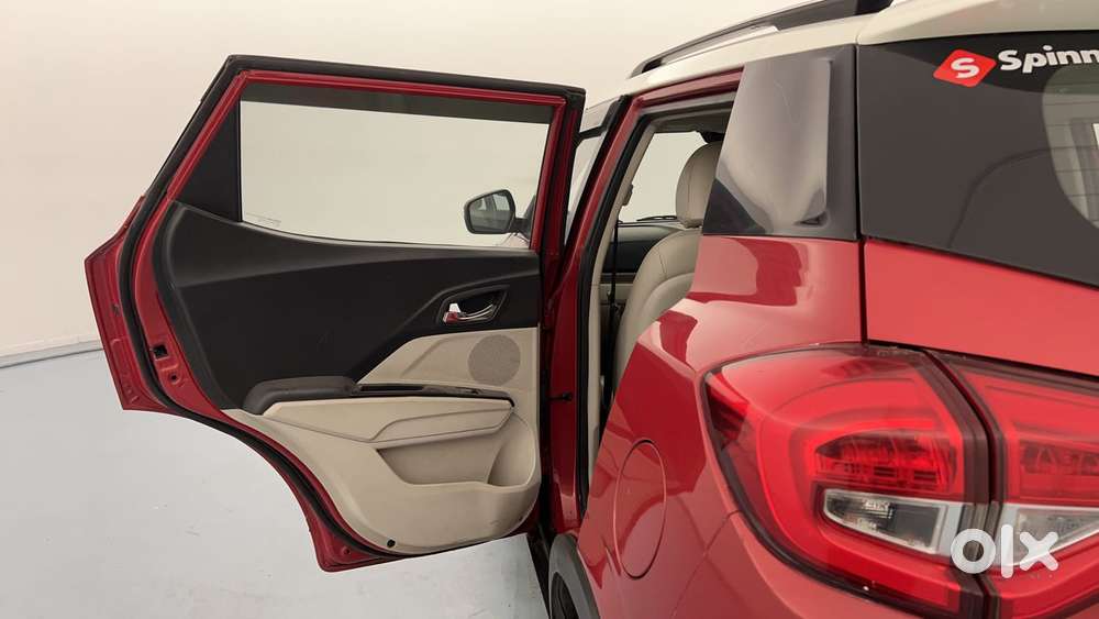 Mahindra Xuv300 W8 (o) 1.5 Diesel Amt Dual Tone, 2019, Diesel