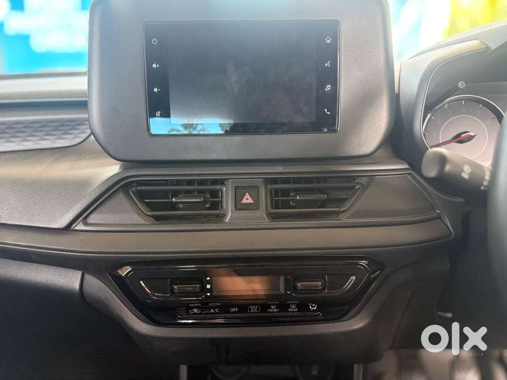 Maruti Suzuki Swift Vxi + Manual, 2024, Petrol
