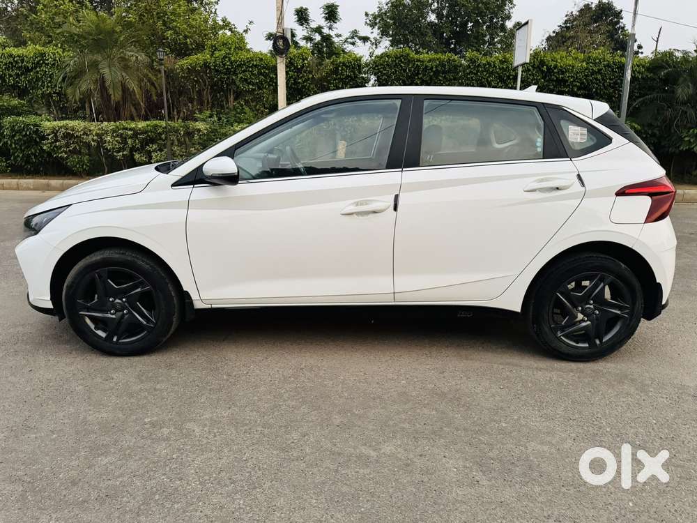 Hyundai I20 Sportz 1.2 Ivt, 2023, Petrol