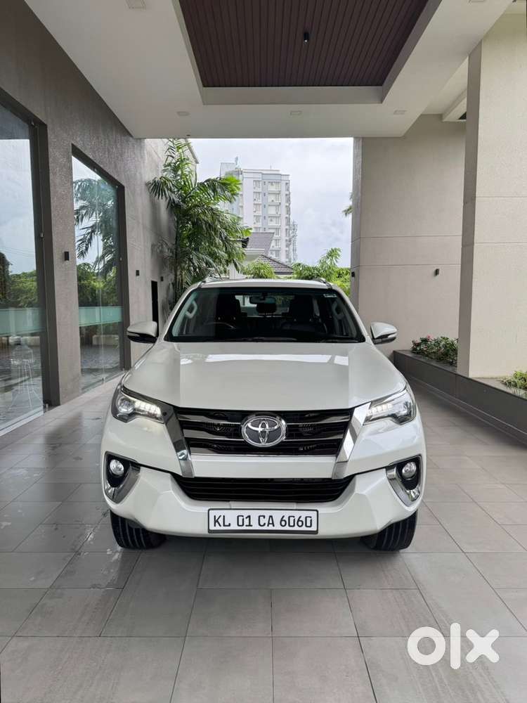 Toyota Fortuner 4x4  Automatic