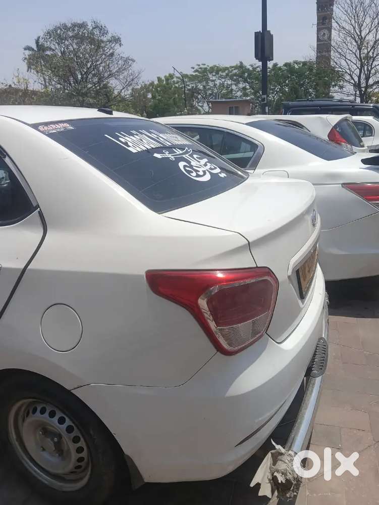 Hyundai Xcent 2017 Petrol 180000 Km Driven