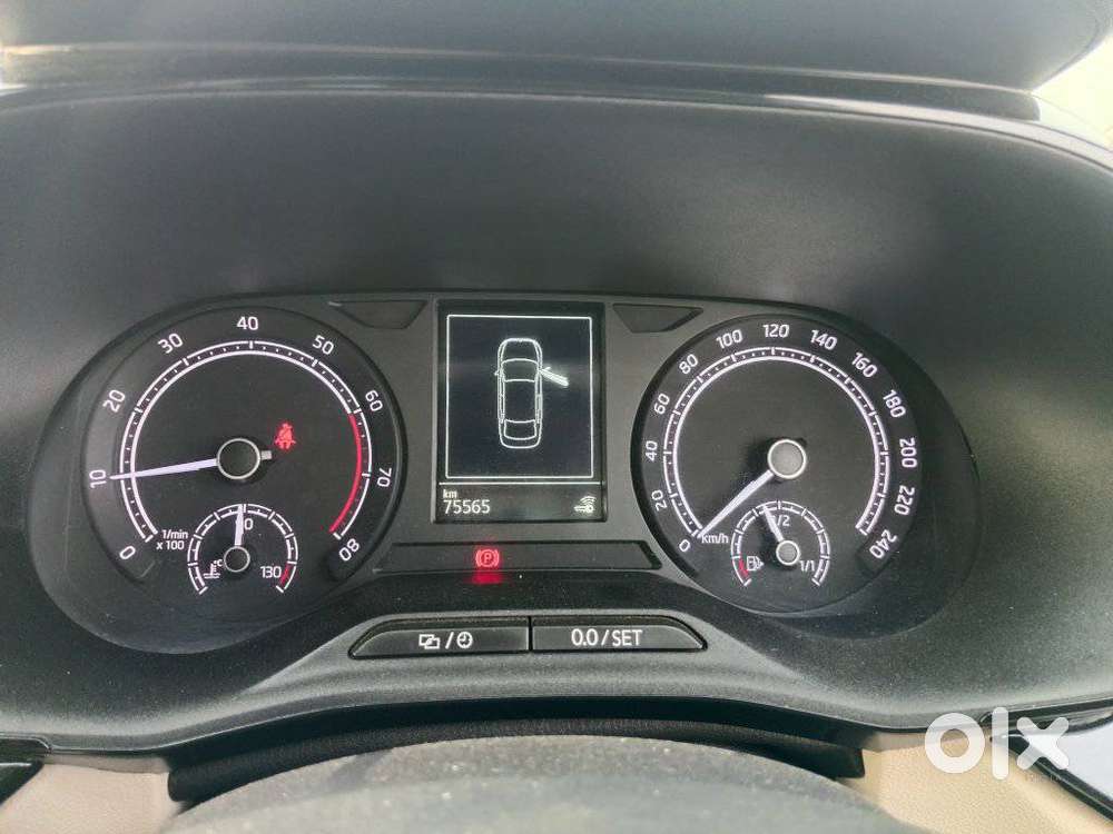 Skoda Slavia 1.0 Ambition Tsi, 2023, Petrol
