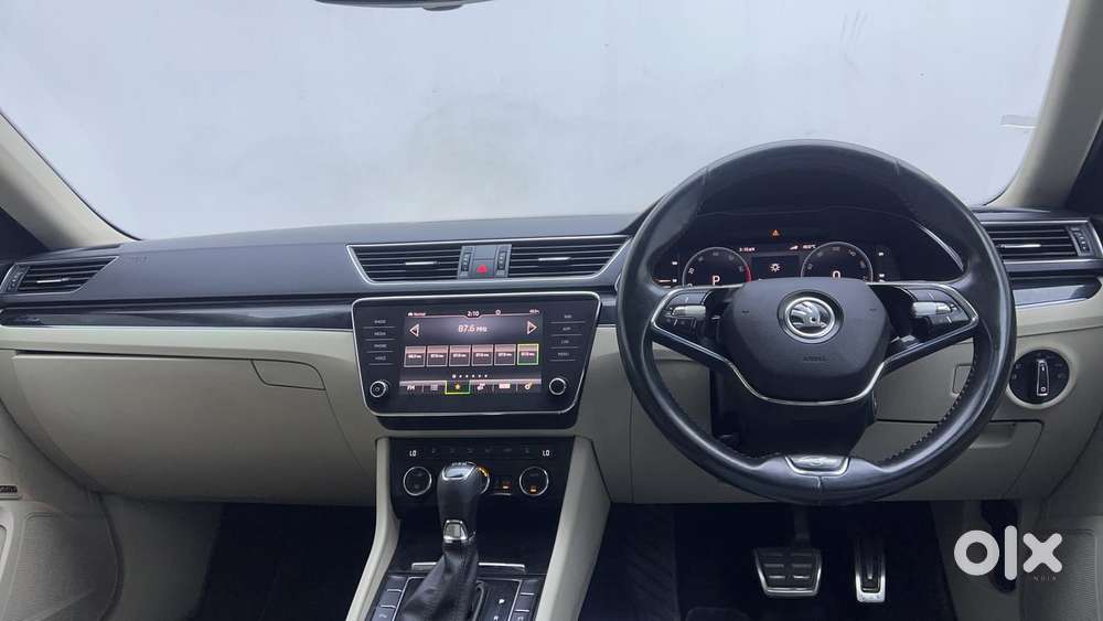 Skoda Superb L&k 1.8 Tsi At, 2022, Petrol
