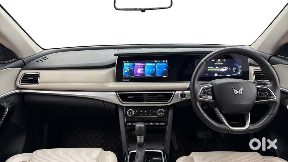Mahindra Xuv700 2.0 Ax 7 Petrol At Str, 2023, Diesel