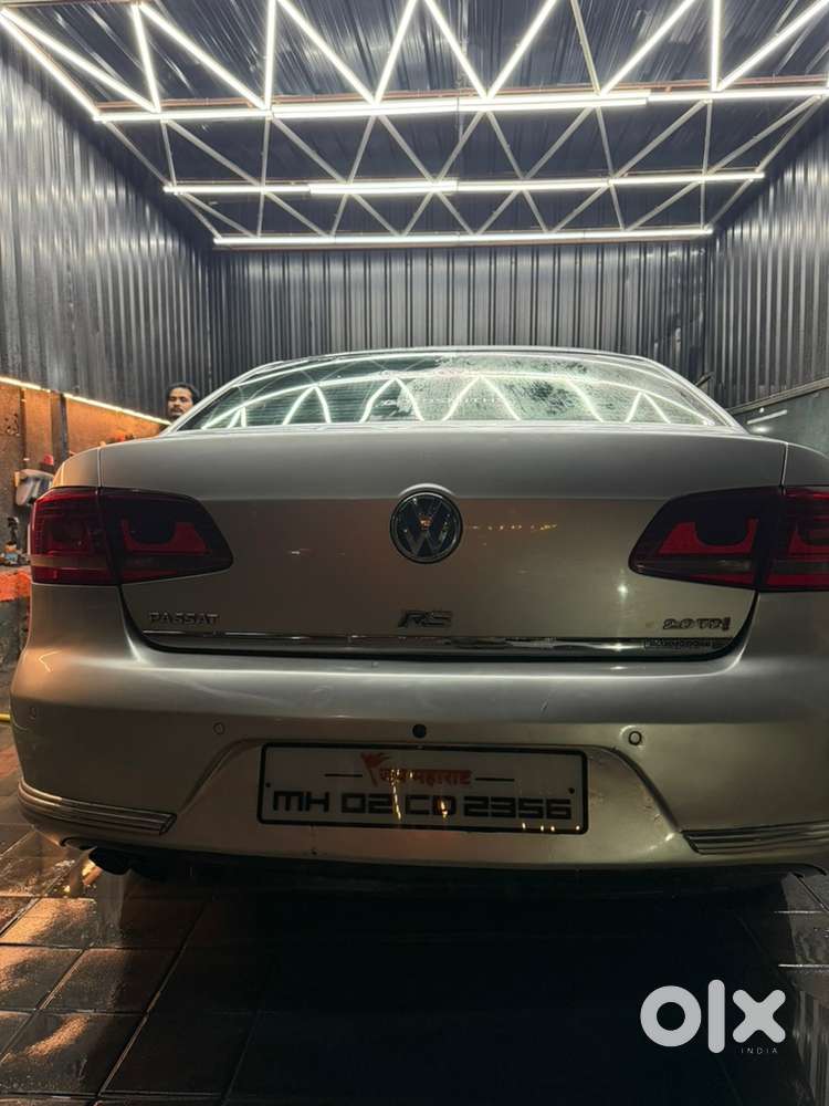 Volkswagen Passat 2011 Km Driven