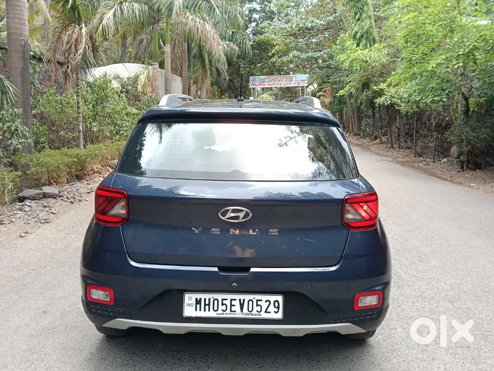 Hyundai Venue 2022 Petrol 68000 Km Driven