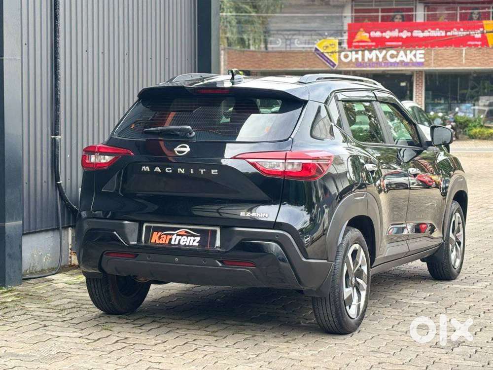 Nissan Magnite Kuro Edition Petrol Amt, 2025, Petrol