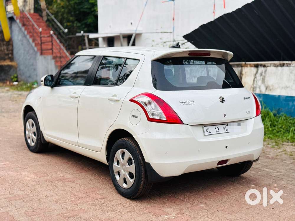 Maruti Suzuki Swift Vxi Optional, 2015, Petrol