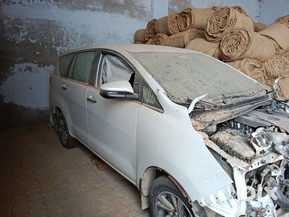Toyota Innova Crysta 2024