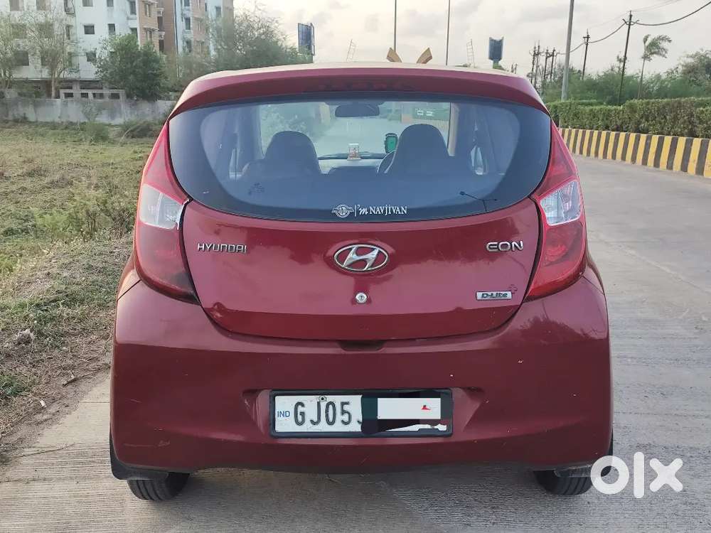 Hundai Eon Dlite+/petrol+cng, Model(23/10/2015)