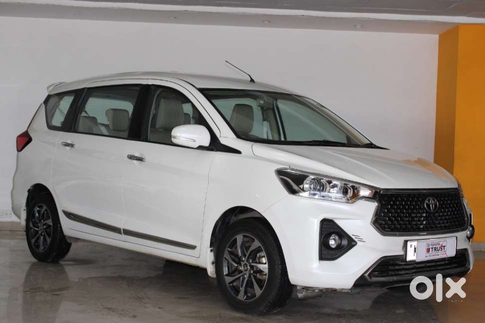 Toyota Rumion V At, 2023, Petrol