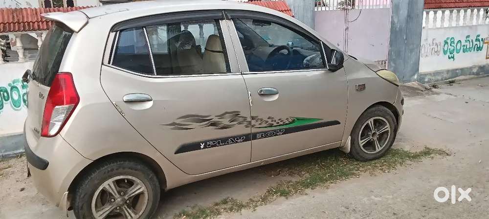 Good Condition..tough Screen.good Body.. Gold Colour ... Single Hand.