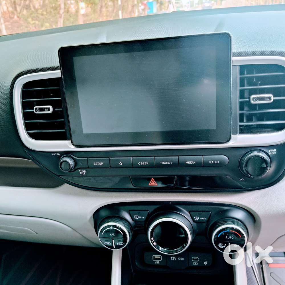 Hyundai Venue Sx Mt, 2023, Diesel