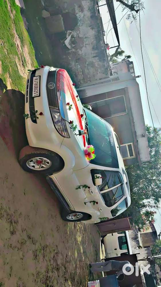 Tata Safari Storme 2012 Diesel 130000 Km Driven