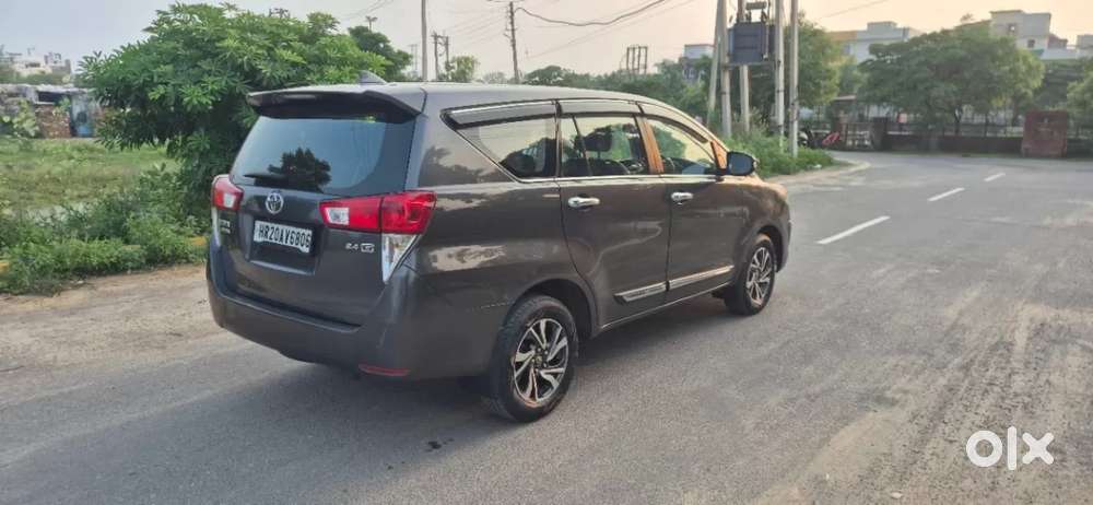 Toyota Innova Crysta 2.4 G Mt 7 Str, 2022, Diesel