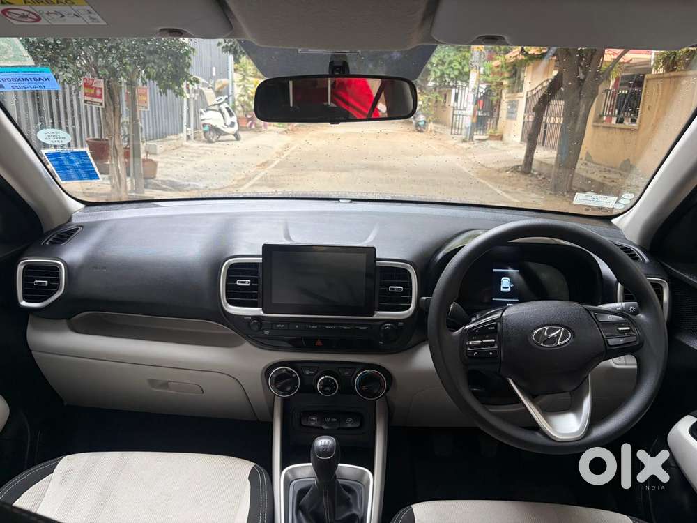 Hyundai Venue 1.2 S (o), 2022, Petrol