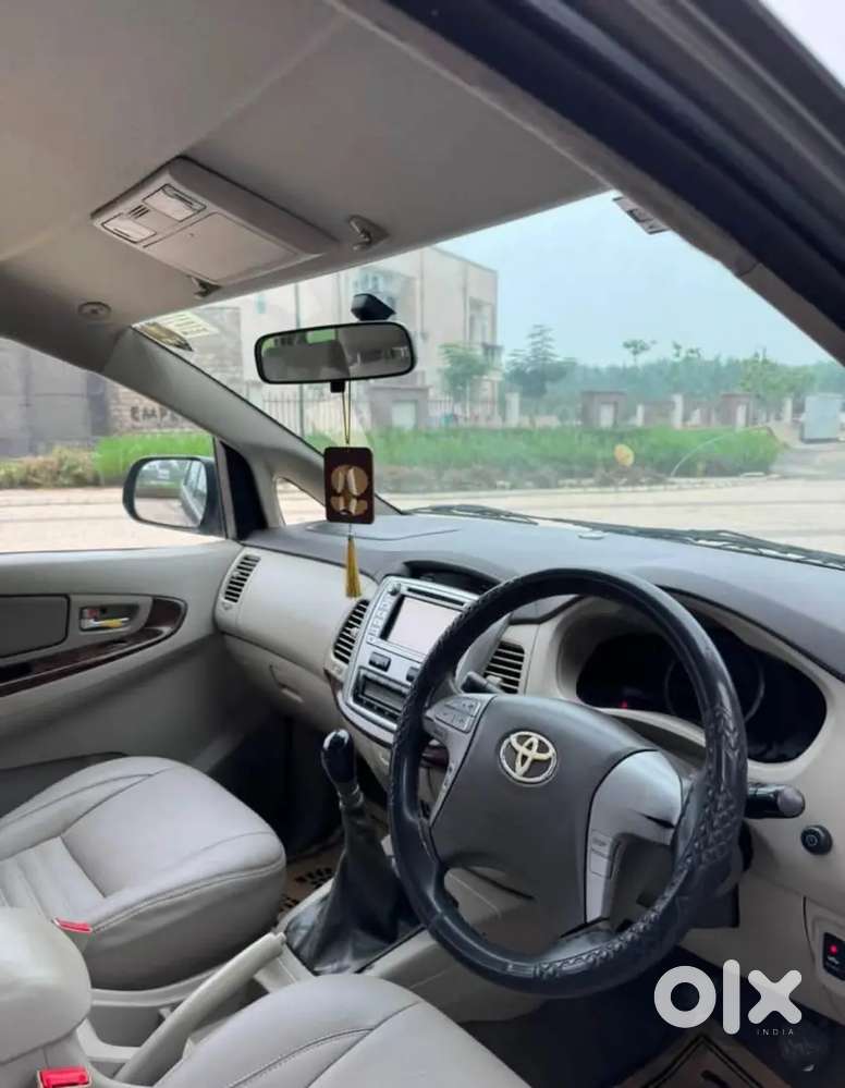 Toyota Innova 2012 Diesel Well Maintained