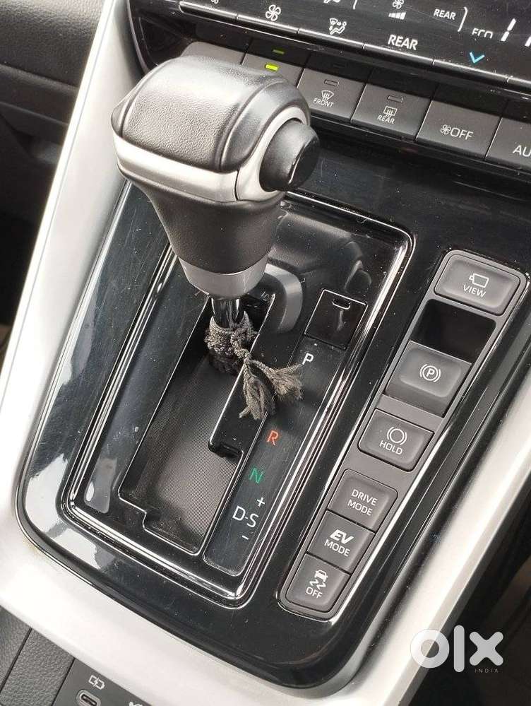 Toyota Innova Hycross 2.0 Vx Hybrid 8 Str, 2023, Petrol