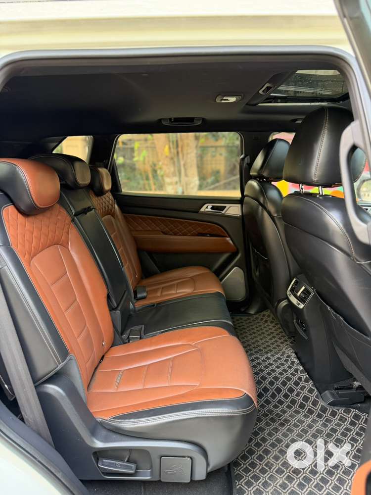 Mahindra Alturas G4 4wd At, 2019, Diesel