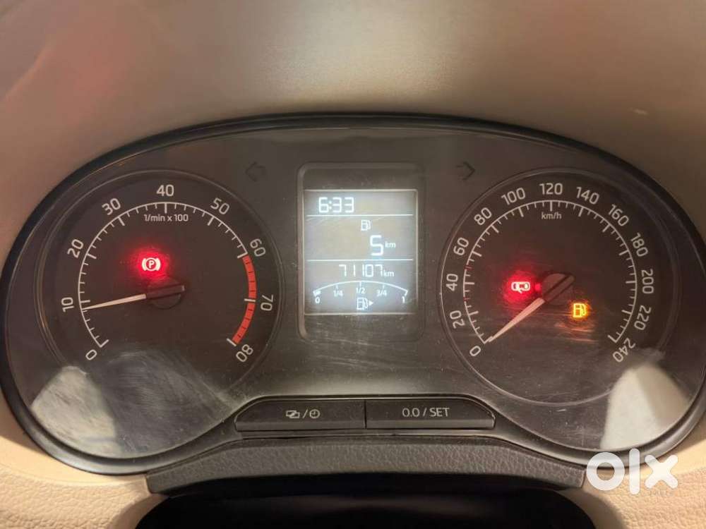 Skoda Rapid 1.6 Mpi Ambition, 2015, Petrol